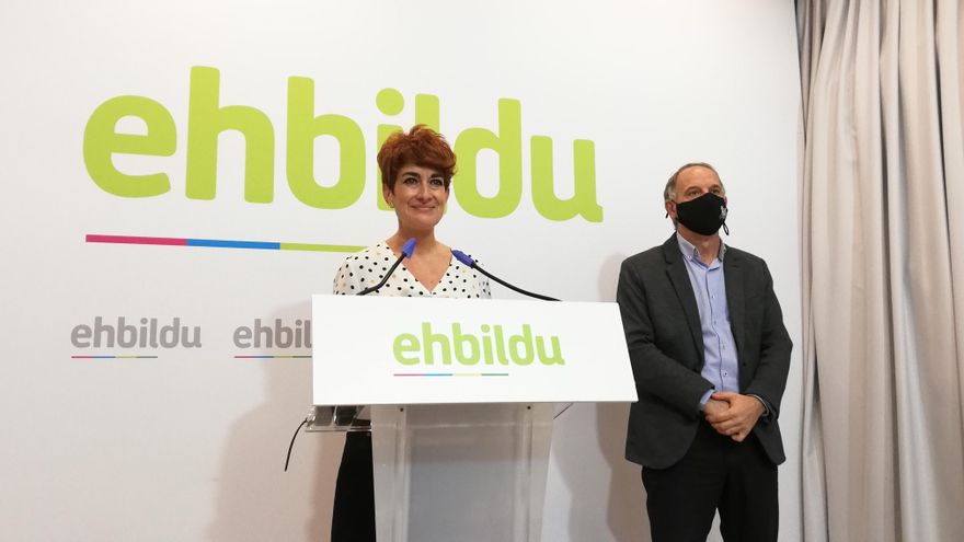 Bakartxo Ruiz y Adolfo Araiz, parlamentarios de EH Bildu