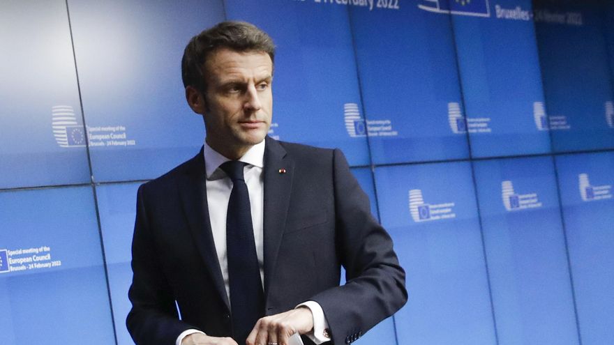 El presidente francés Emmanuel Macron en la sede de la OTAN en Bruselas, 25 de febrero.