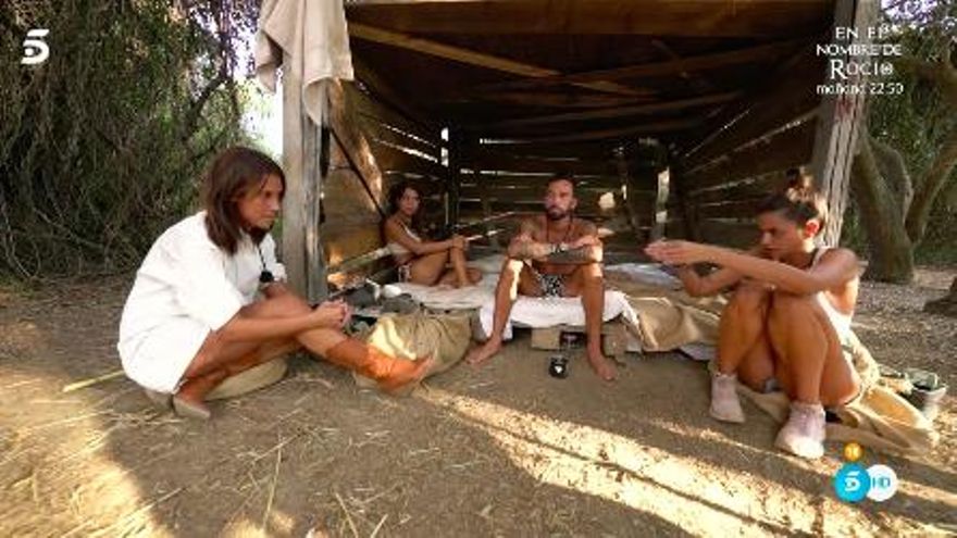 Raquel, frente a Omar y Marina en 'Pesadilla en El Paraíso'