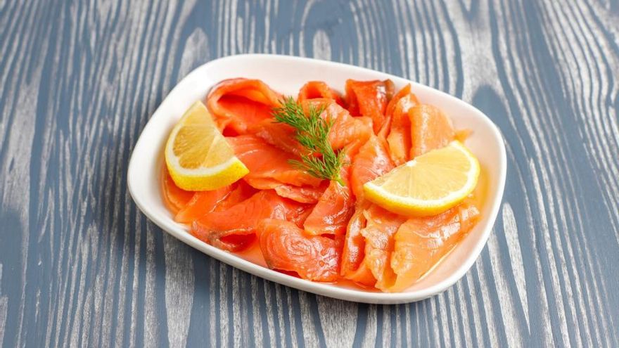 Pastel frío de salmón, de langostino y de atún: tres ideas fáciles para cenas de verano