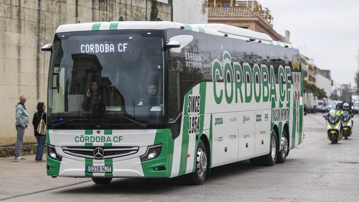 Presentación del nuevo autobús del Córdoba CF