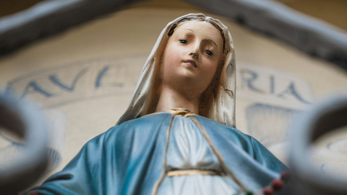 Cómo el Ave María pasó de oración para analfabetos a la plegaria más popular del catolicismo