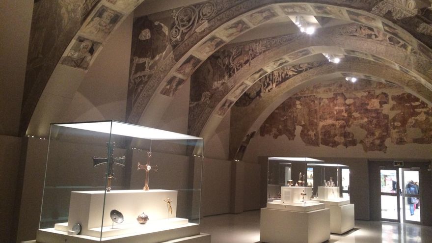 Villanueva de Sijena pide a la jueza que advierta al MNAC de un posible delito de desobediencia si no devuelve las pinturas