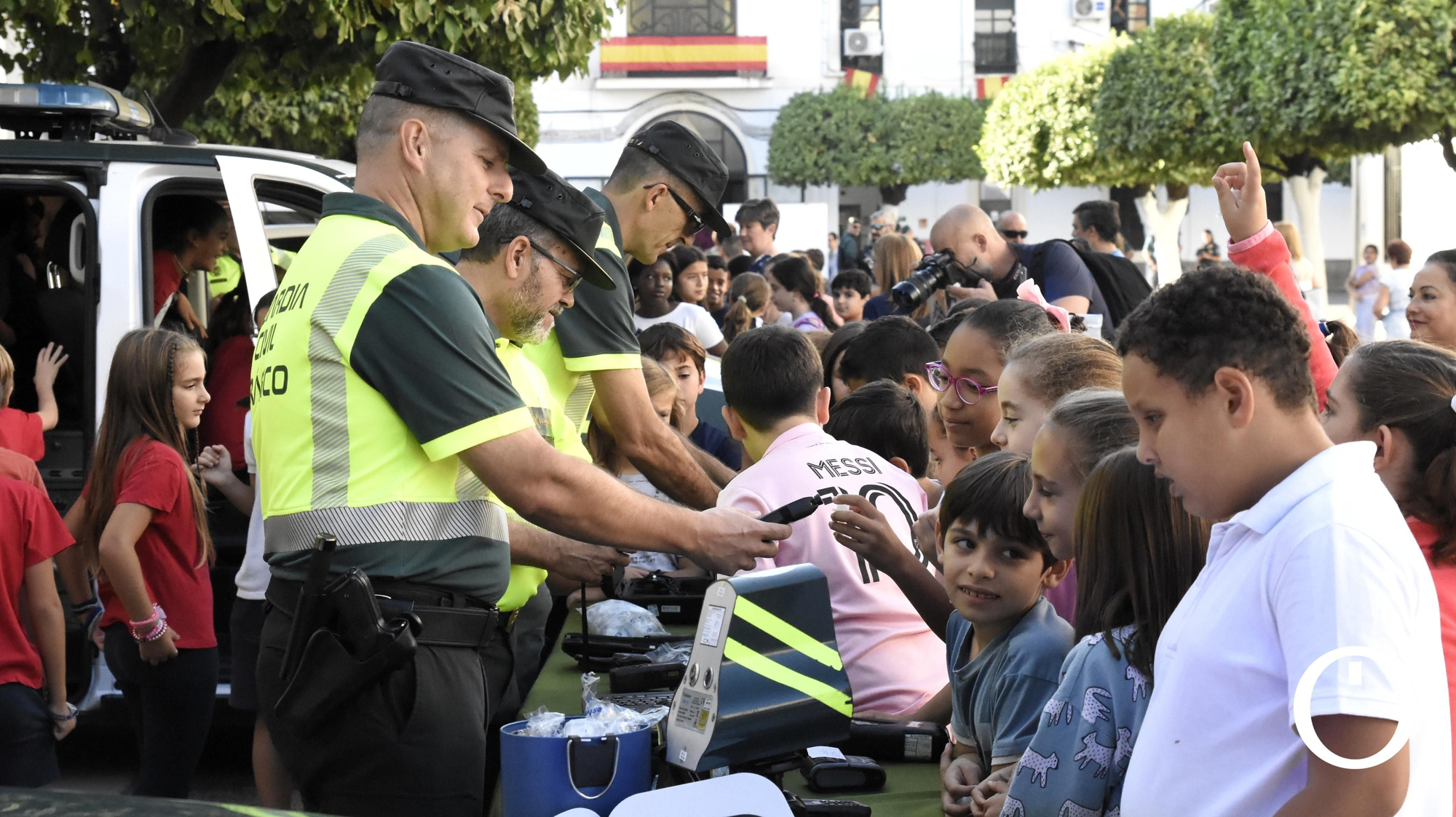 Presentación de los medios de la Guardia Civil a más de 700 alumnos.