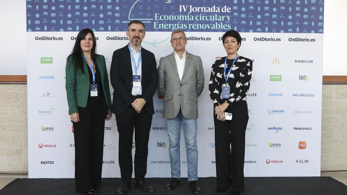 Mar Eiroa, CFO de elDiario.es; Ignacio Escolar, director de elDiario.es; Hugo Morán, secretario de Estado de Medio Ambiente del Ministerio para la Transición Ecológica y el Reto Demográfico; Rosalía Lloret, CEO de elDiario.es