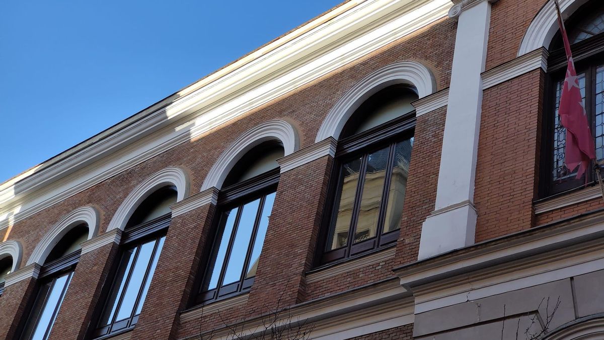 Imagen reciente de los ventanales en el IES Cardenal Cisneros de Madrid