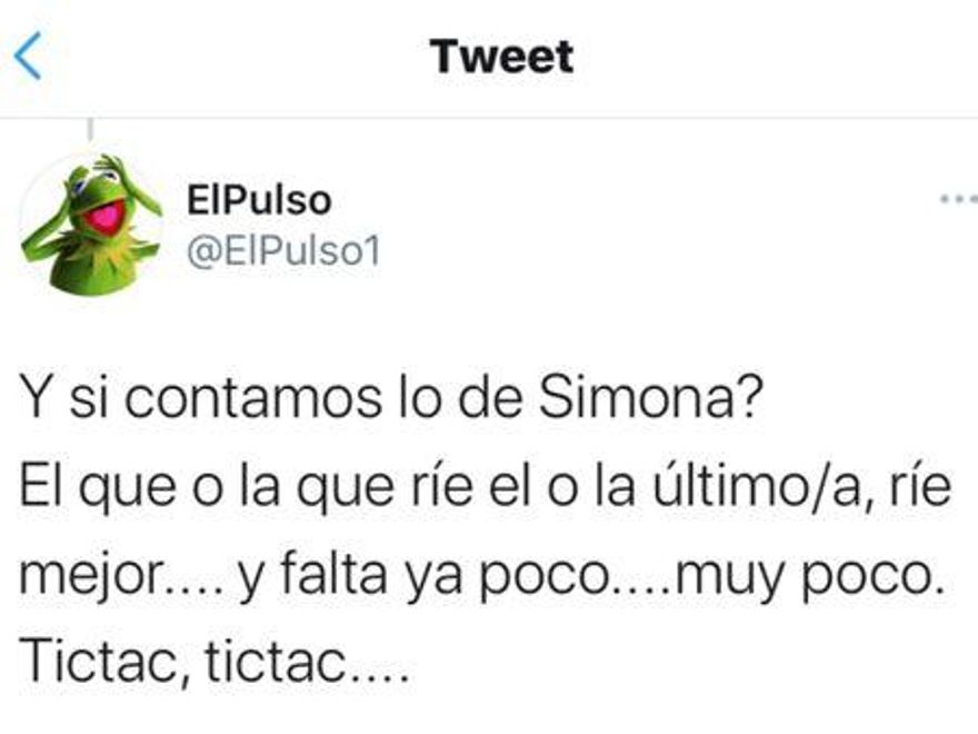 Publicación en la cuenta de Twitter del programa radiofónico presentado por Juan Santana Hernández, en el que amenaza a Victoria Rosell con la palabra “Simona”
