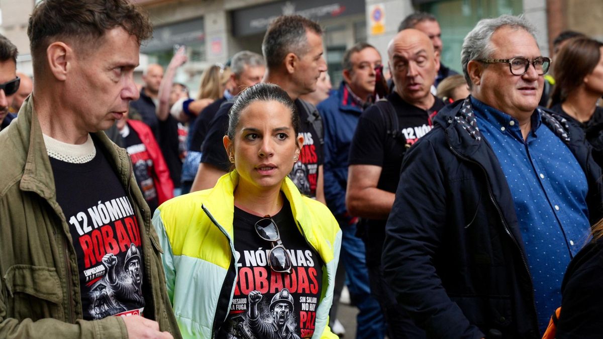Los procuradores Mario Rivas y Nuria Rubio participaron en la última etapa de la marcha minera hasta la Junta General del Principado para mostrar el respaldo del socialismo leonés a los trabajadores.