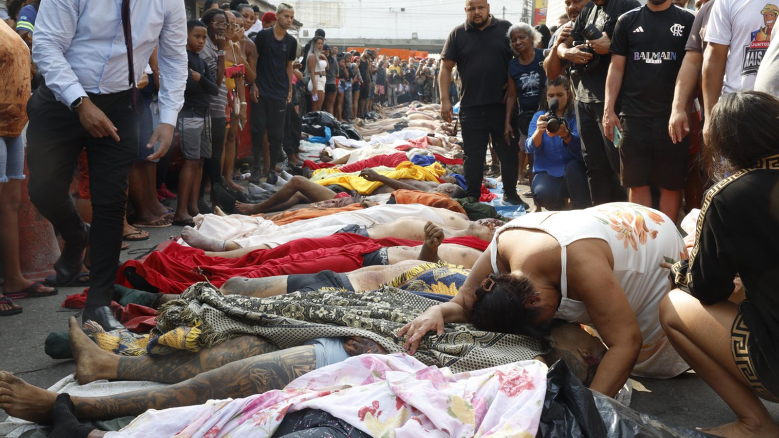 Al menos 132 muertos en la operación policial más letal de la historia de  Río de Janeiro