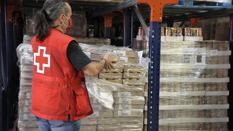 Cruz Roja distribuye más de 700 toneladas de alimentos a 46.000 personas vulnerables en Canarias