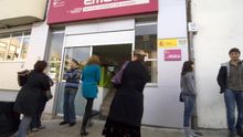 Imagen de archivo de una oficina de empleo en Catabria. | JOAQUÍN GÓMEZ SASTRE