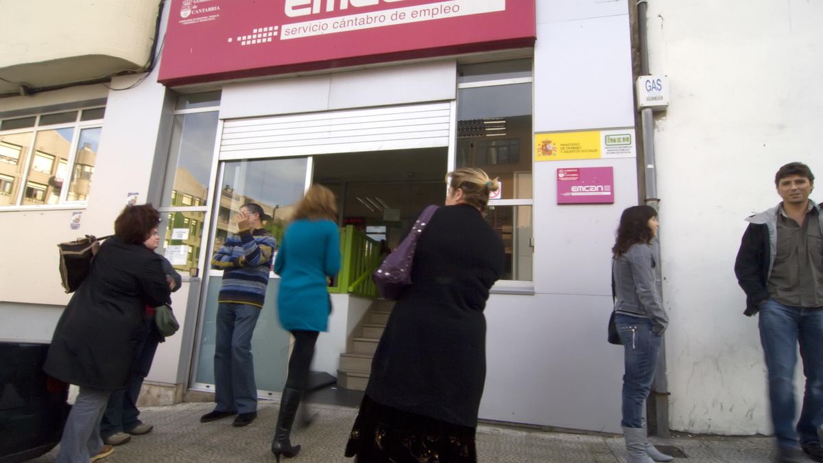 Oficina del Servicio Cántabro de Empleo. | JOAQUÍN GÓMEZ SASTRE