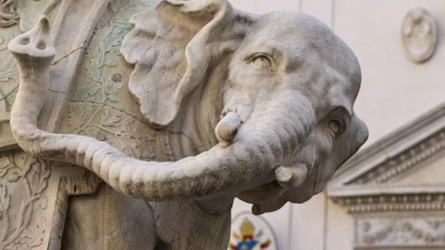 Una de las esculturas de Bernini en Roma muestra un detalle inquietante: su elefante tiene un colmillo roto