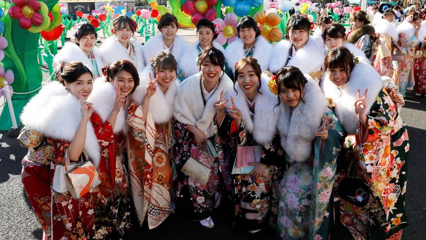 Japón baja mayoría de edad a 18 años en primera reducción en más de un siglo