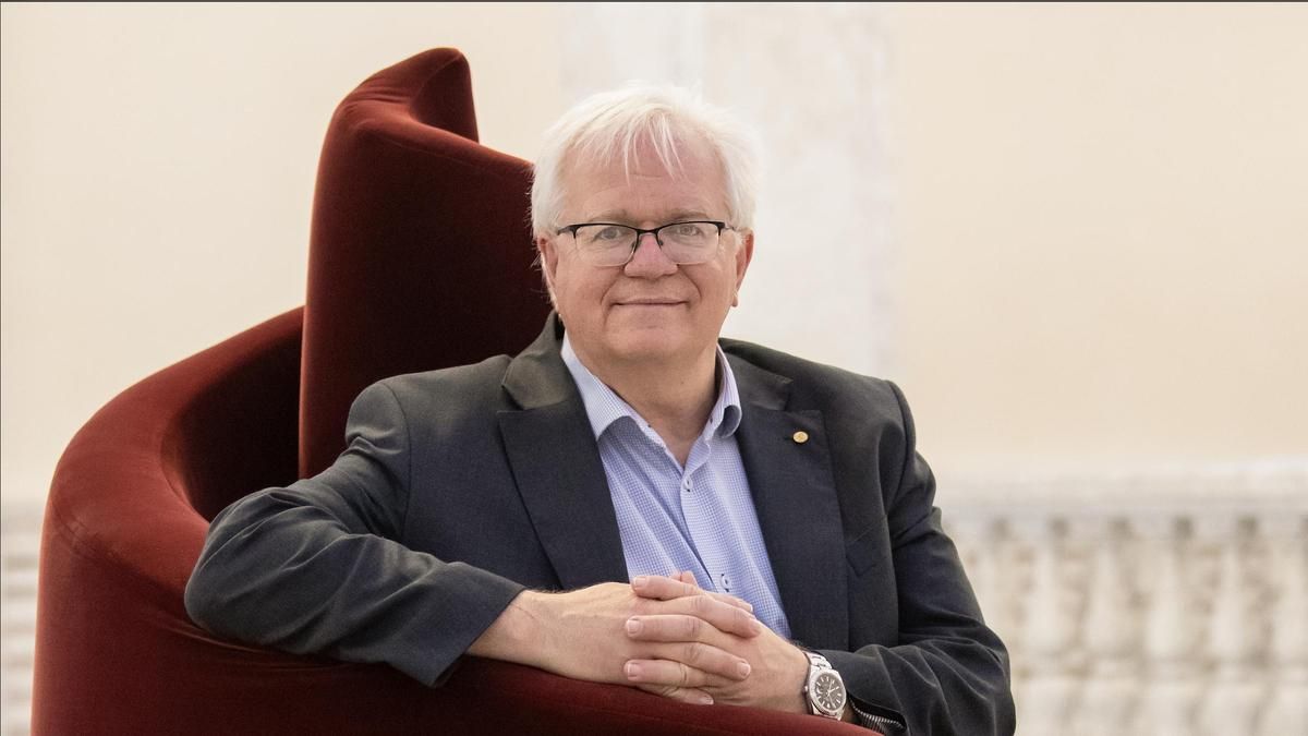 Brian Schmidt, premio Nobel de Física: “El principio del universo fue mucho más loco de lo que jamás imaginamos”