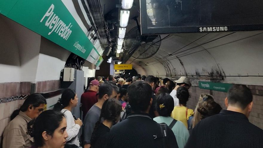 Aumentan casi 6% las tarifas de colectivos, subte y peajes en CABA