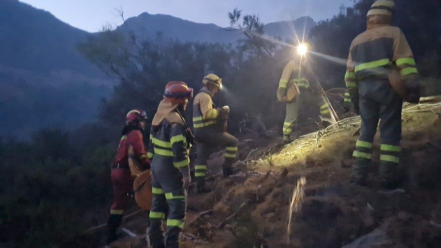 La alerta de protección civil por el incendio de Gata, desactivada