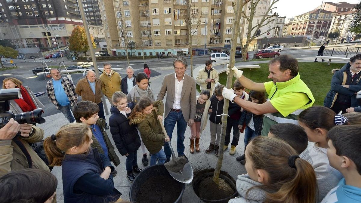 La Plaza de Amaliach se reabre convertida en un espacio "de vanguardia"