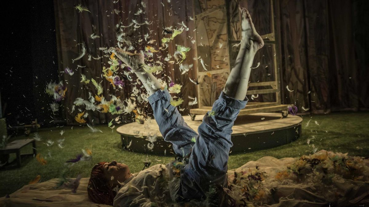 Obra 'Olivia y las plumas', de La Machina Teatro (ARCHIVO)