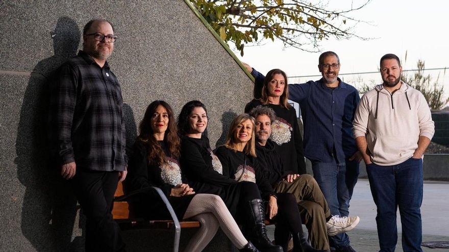 La vaga de pares i alumnes contra la reincorporació d'un professor condemnat per assetjament a un exalumne