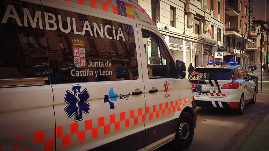 Denuncian que la Junta deja la UVI móvil de León capital con un médico sólo de 3 a 9 de la tarde