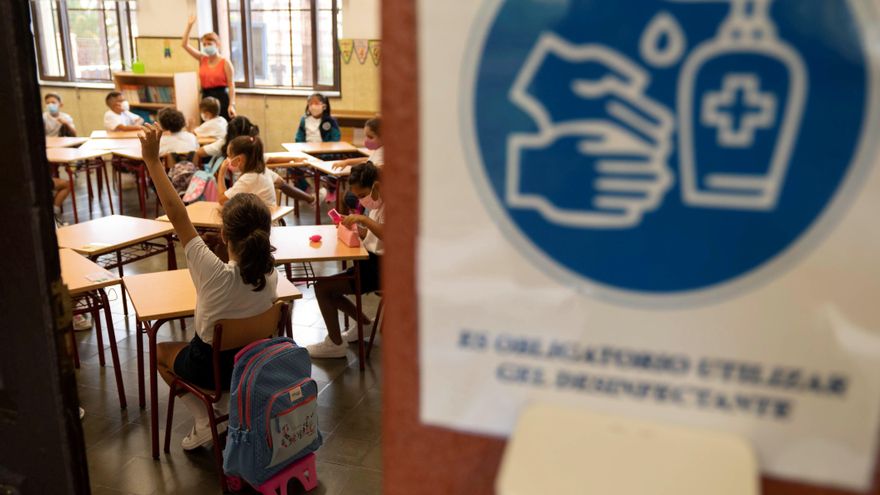 ¿Qué hacer si en la clase de mi hijo hay un caso de COVID-19?