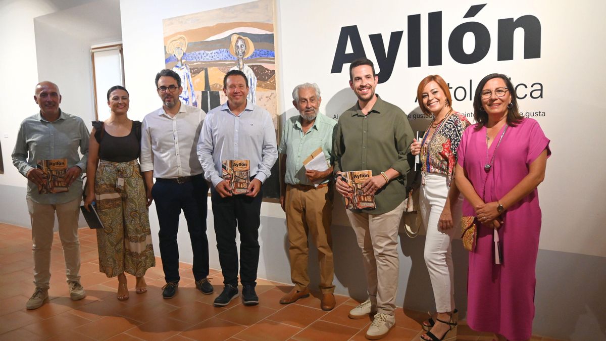 Mula inaugura la exposición 'Ayllón Antológica', un homenaje al maestro muleño Juan José García Ayllón