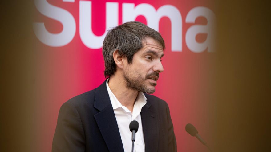 El ministro de Cultura, Ernest Urtasun, ofrece una rueda de prensa, en la sede de Sumar, a 8 de enero de 2024, en Barcelona, Catalunya (España).