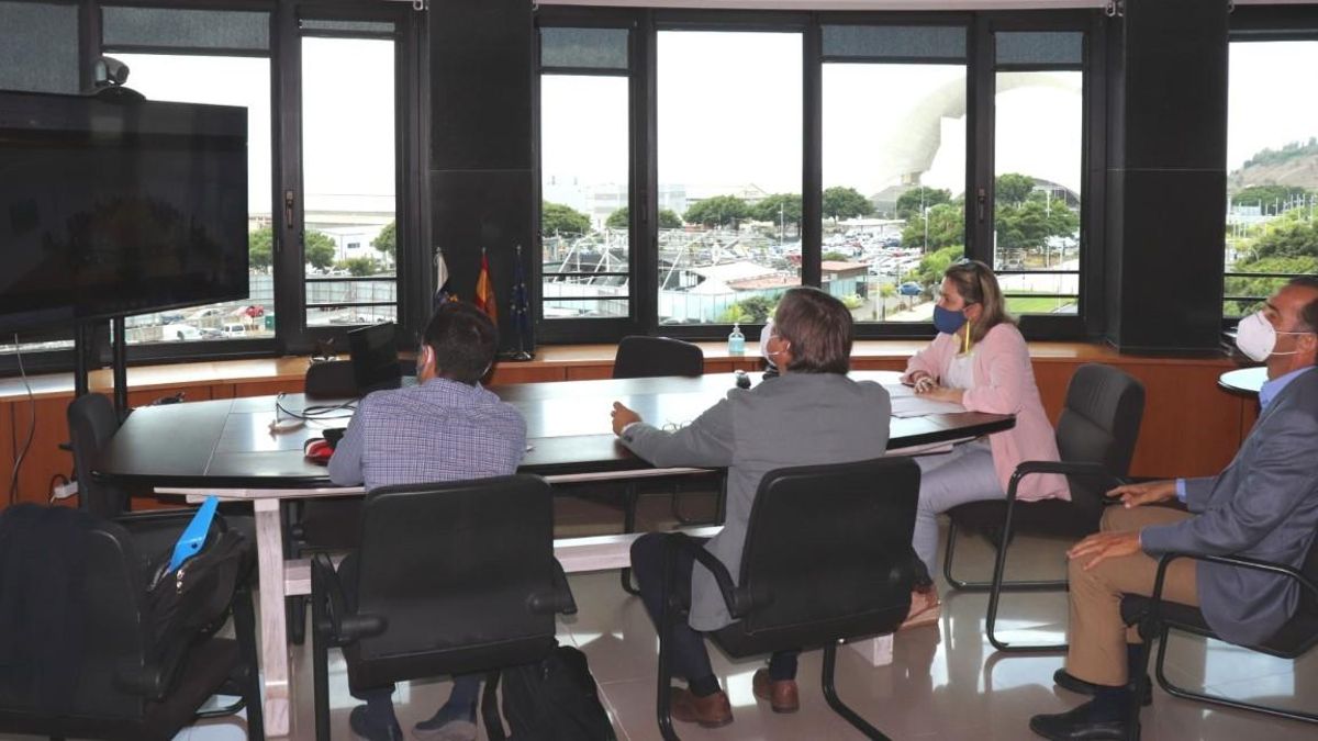 Reunión de la Consejería de Agricultura y Asprocan.