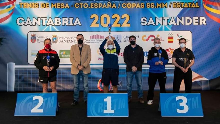 Vicente Pérez, campeón del Torneo Estatal de tenis de mesa en la categoría de Vet+60