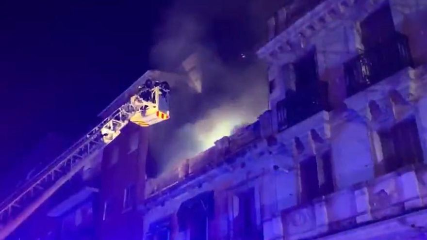 Una detenida y decenas de desalojados en el incendio provocado en una infravivienda de Tetuán