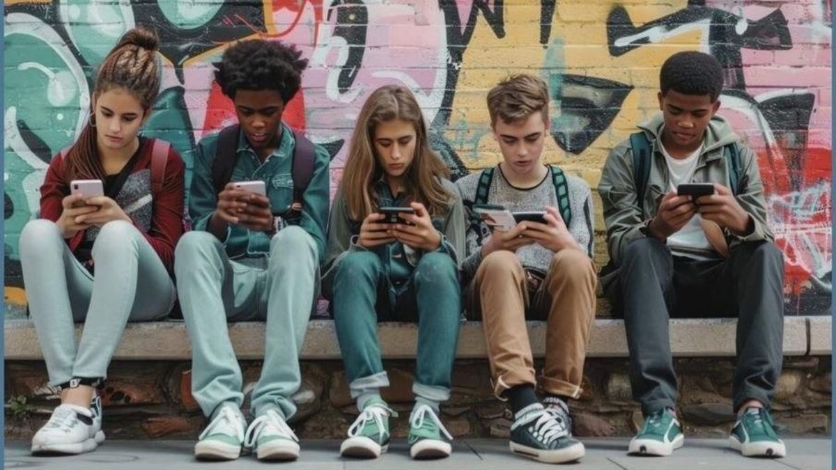 Una mesa redonda en Navatejera aborda la salud mental en la adolescencia y el impacto de las redes sociales