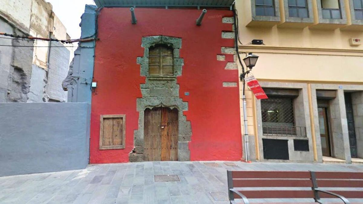 Imagen de la vivienda ubicada en la calle Mendizábal, 27 y avenida Alcalde Días Saavedra, 12, del barrio de Vegueta, en Las Palmas de Gran Canaria.