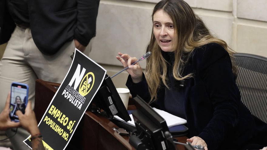 Precandidata colombiana del partido de Uribe Turbay pausa su campaña por el atentado