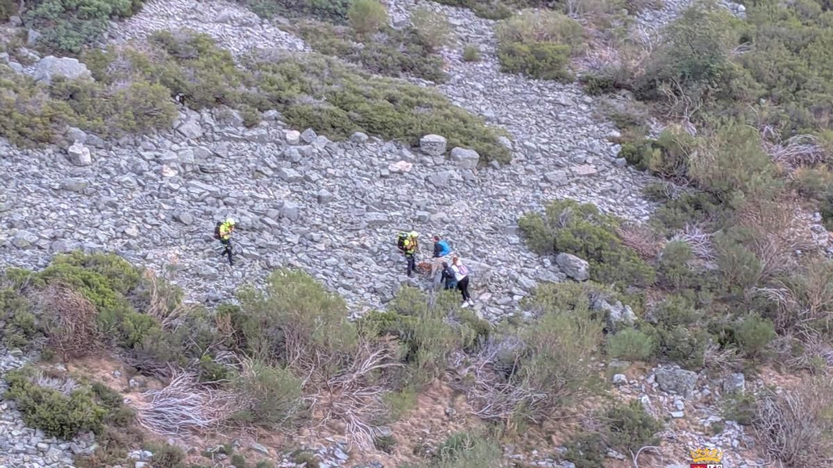 Rescatan en helicóptero a tres mujeres en una zona de difícil acceso en el Catoute
