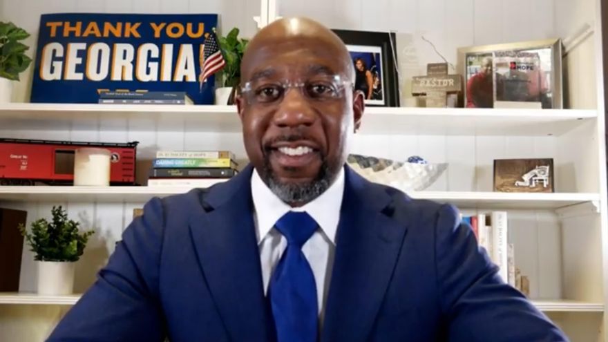 El candidato demócrata al Senado de EEUU por el estado de Georgia, Raphael Warnock en una alocución en su canal de YouTube. EFE/EPA/RAPHAEL WARNOCK VIA YOUTUBE