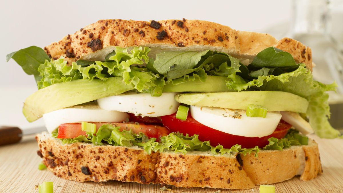 Sándwich de vegetales crudos