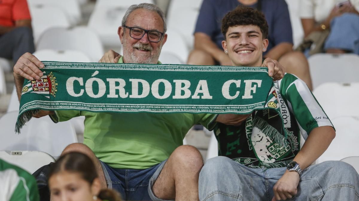 Grada Blanquiverde del Córdoba CF - CD Tenerife