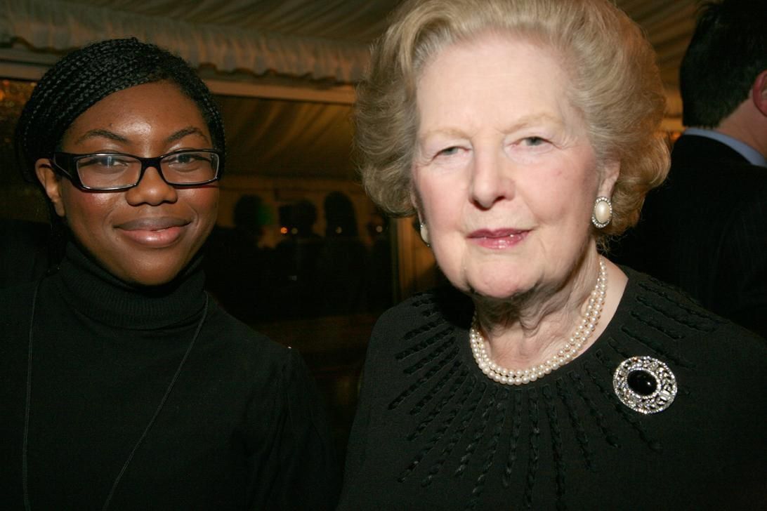 Kemi Badenoch, en una imagen junto a Margaret Thatcher.