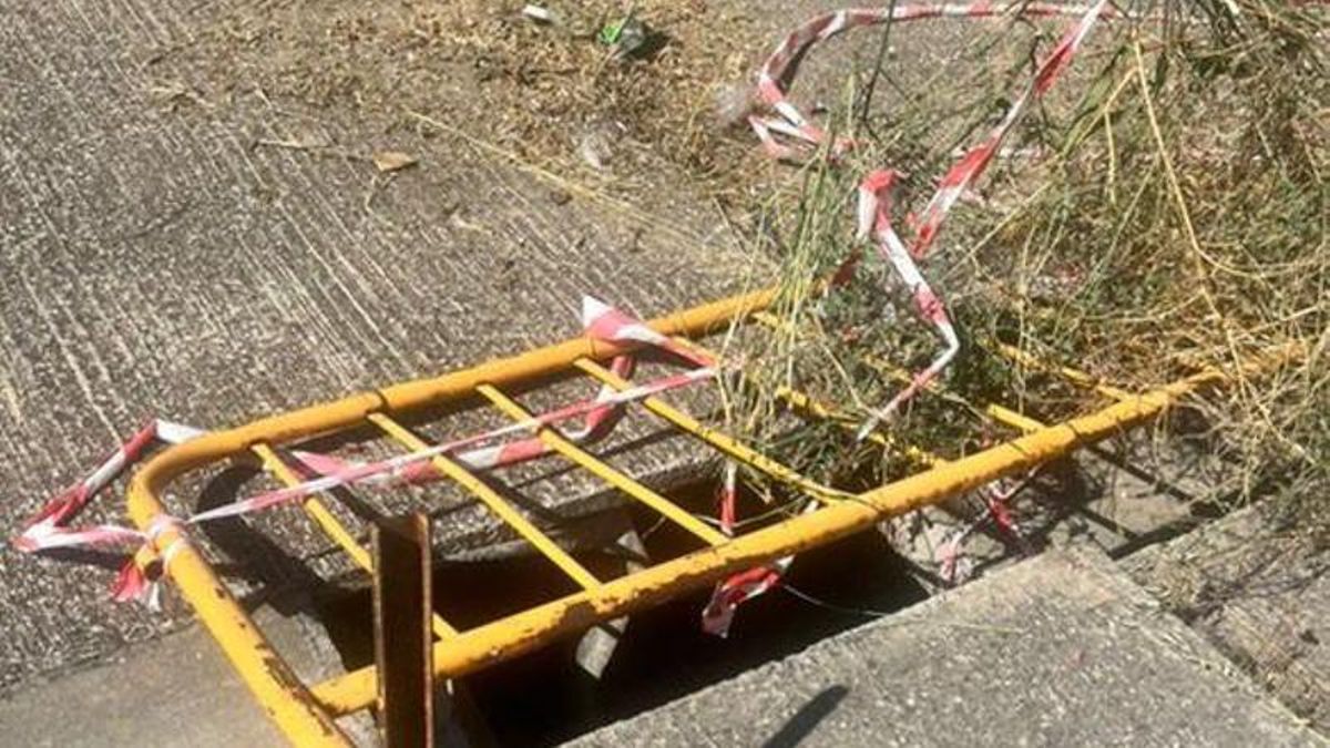 Un socavón en el barrio de las bodegas de Alberite desde hace seis meses