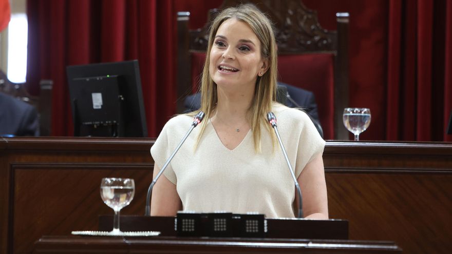 La nueva presidente del Govern Balear, Marga Prohens, durante la segunda votación para la investidura como presidenta del Govern, en el Parlament balear, a 6 de julio de 2023, en Palma de Mallorca, Mallorca, Baleares (España).