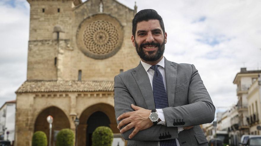 Eloy Moreno: “Las cofradías se convierten en la casa y la familia de mucha gente”