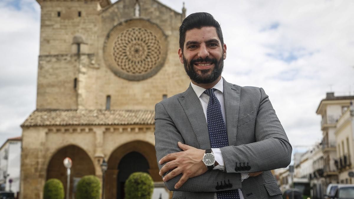 Eloy Moreno: “Las cofradías se convierten en la casa y la familia de mucha gente”