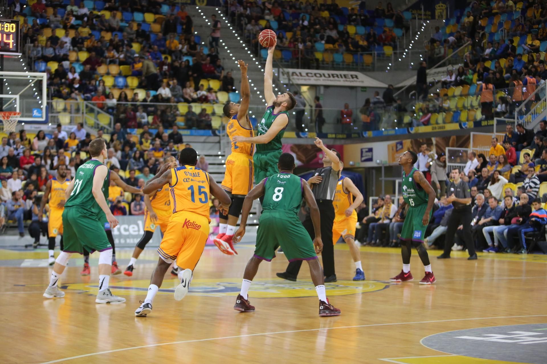 Imagen del encuentro entre el Herbalife Gran Canaria y el Unicaja Málaga. Alejandro Ramos.