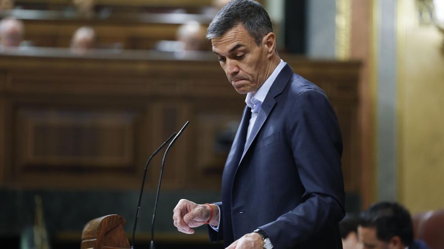 El presidente del Gobierno, Pedro Sánchez interviene en la sesión de control al Gobierno en el Congreso de los Diputados celebrada este miércoles. EFE/Chema Moya