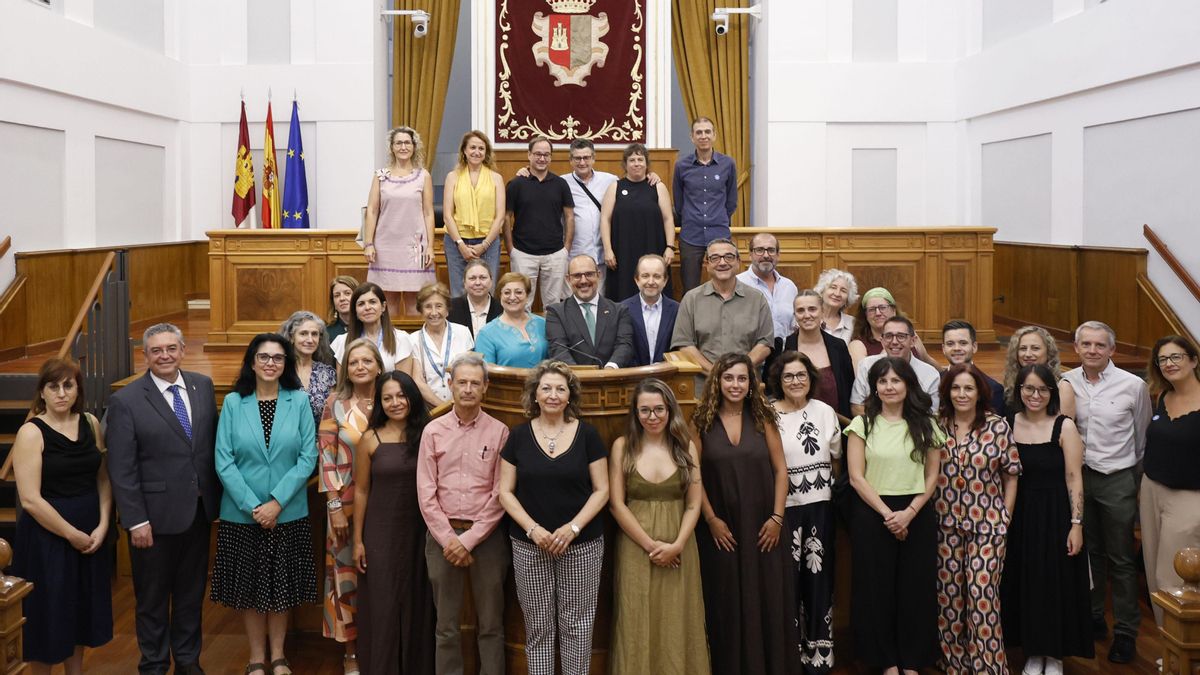 Las personas cooperantes alzan la voz por primera vez en las Cortes de Castilla-La Mancha contra el egoísmo y la exclusión
