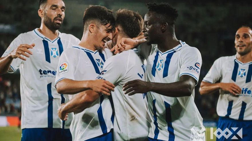 Iván Romero abre la puerta al triunfo del Tenerife más coral