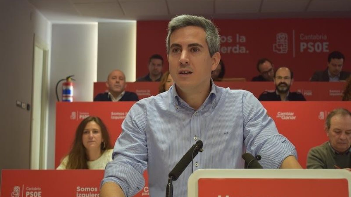 Pablo Zuloaga en el Comité Regional del PSOE.