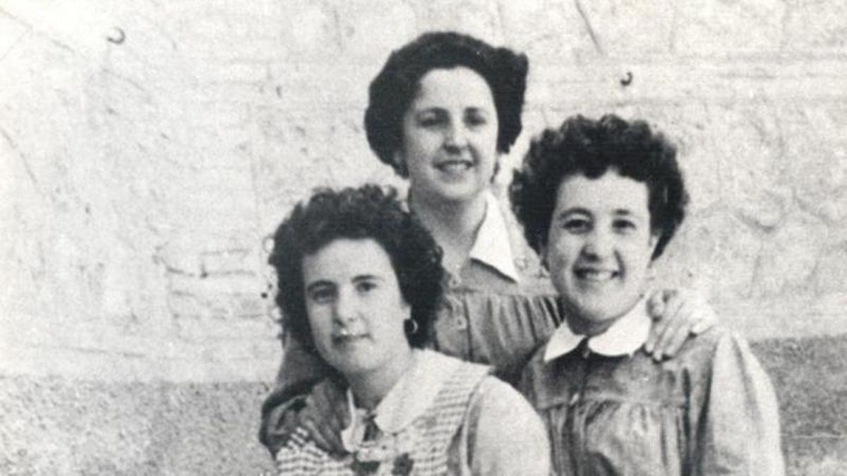 Amada Martínez, Esperanza Martínez y Remedios Montero, de la Agrupación Guerrillera de Levante, en la cárcel de Alcalá