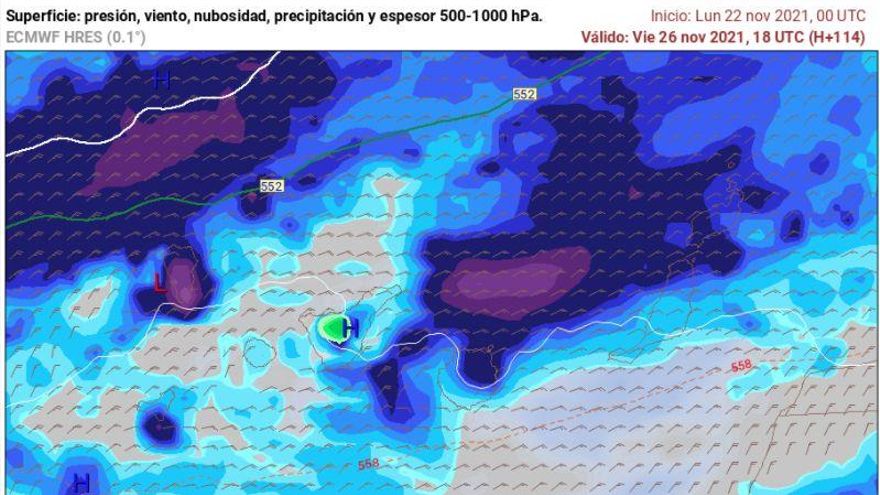 Las primeras nevadas (verde) en el Teide llegarían este viernes, sobre las 18.00 horas. / MODELO EUROPEO